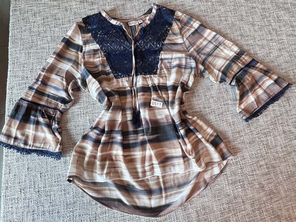 Kim Rogers Curvy Boho Top Size 1X Blue Brown Striped Lace Trim Tassel